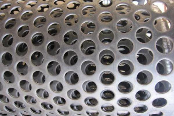 准的模具开发,个生产架构的质量在很大程度上影响了不锈钢冲孔网产品